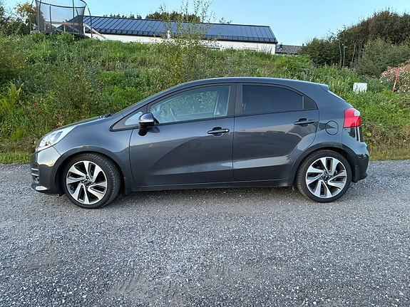 Kia Rio 4 of 8