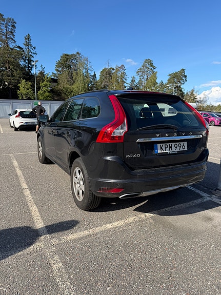 Volvo XC60 3 of 9