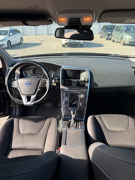 Volvo XC60 6 of 9