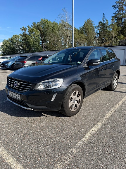 Volvo XC60 5 of 9