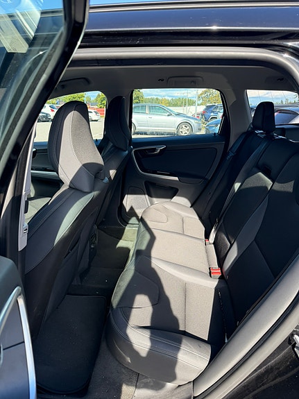 Volvo XC60 8 of 9