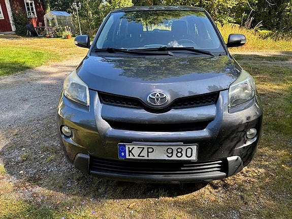 Toyota Urban Cruiser 2 of 7
