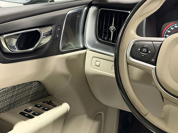 Volvo XC60 17 of 26