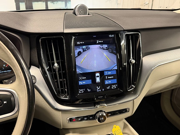 Volvo XC60 12 of 26