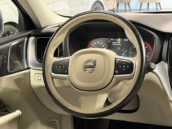 Volvo XC60 10 of 26