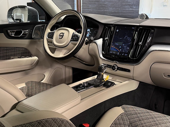 Volvo XC60 15 of 26