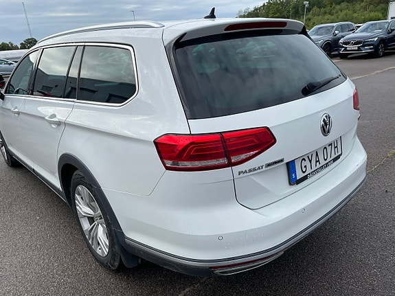 Volkswagen Passat Alltrack 4 of 5