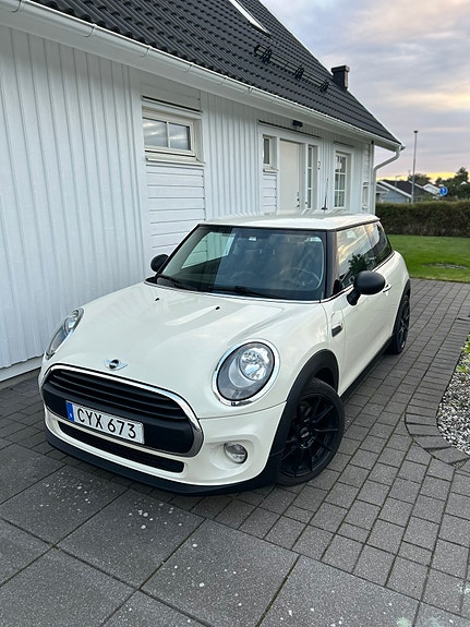 MINI One 3 of 6