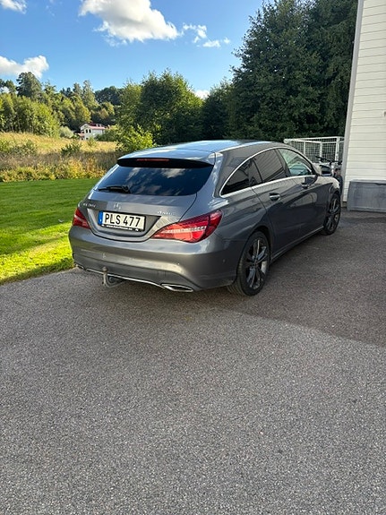 Mercedes-Benz CLA200 d 2 of 8