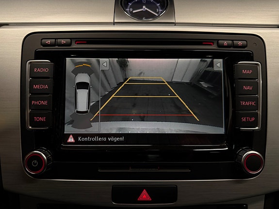 Volkswagen Passat Alltrack 15 of 22