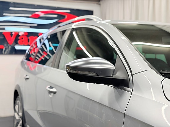 Volkswagen Passat Alltrack 4 of 22