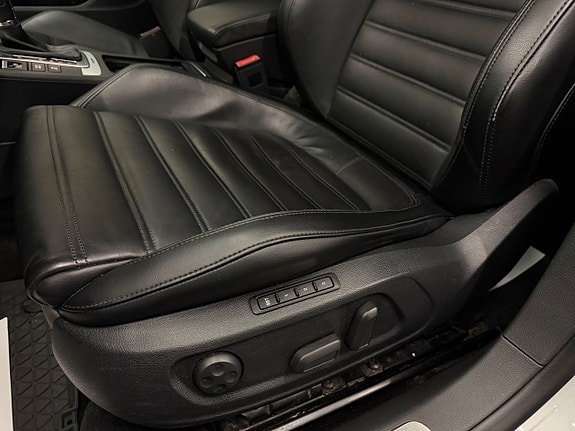 Volkswagen Passat Alltrack 12 of 22