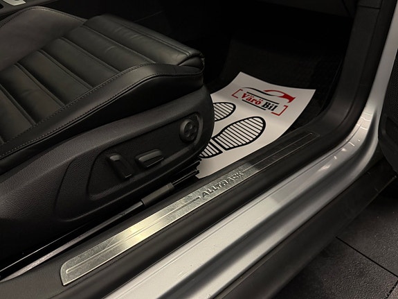 Volkswagen Passat Alltrack 19 of 22