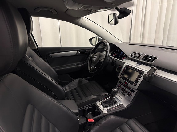 Volkswagen Passat Alltrack 18 of 22