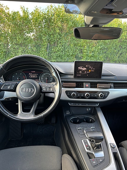 Audi A5 2 of 9