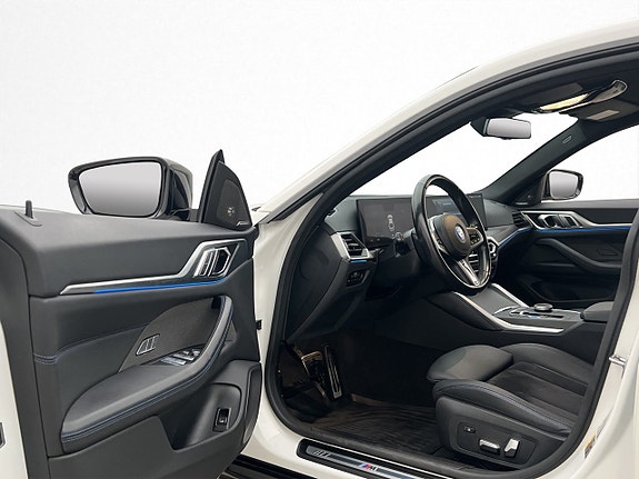 BMW i4 14 of 30