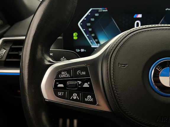 BMW i4 22 of 30