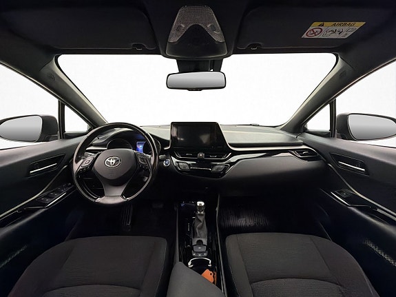 Toyota C-HR 12 of 30