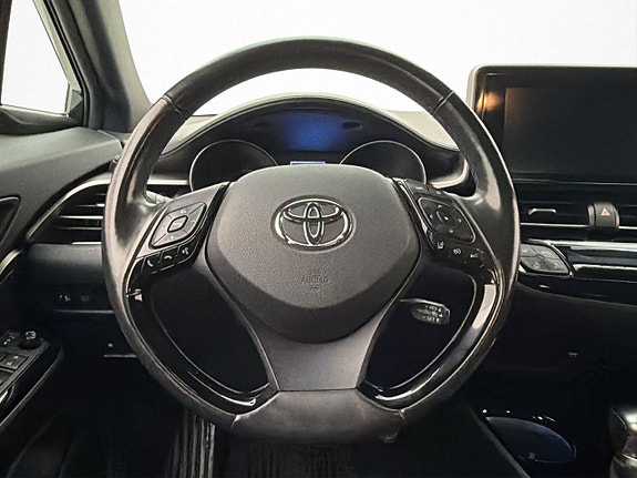 Toyota C-HR 13 of 30