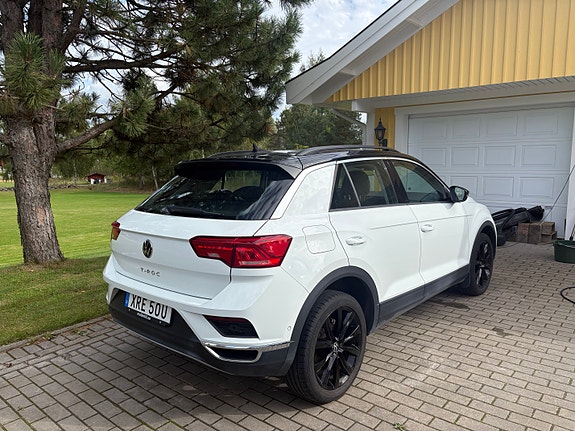 Volkswagen T-Roc 2 of 10
