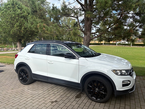 Volkswagen T-Roc 3 of 10