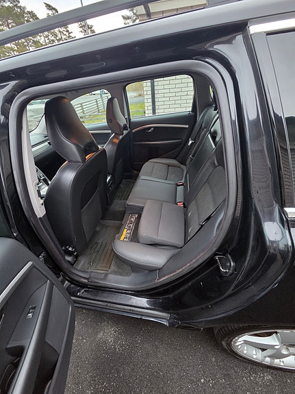 Volvo V70 7 of 9