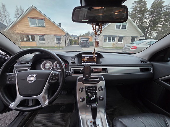 Volvo V70 6 of 9