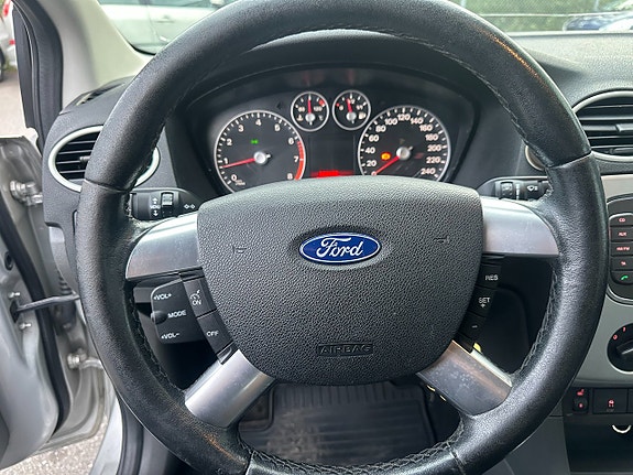 Ford Focus 11 of 19