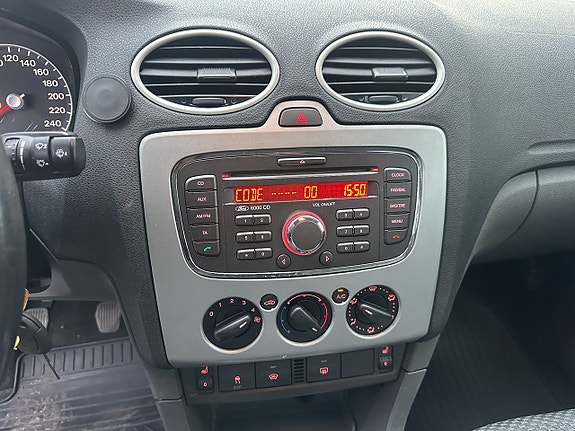 Ford Focus 9 of 19