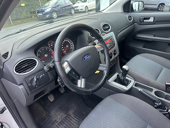 Ford Focus 12 of 19