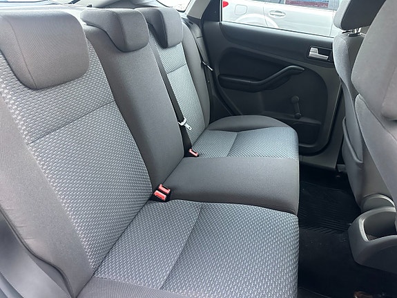 Ford Focus 16 of 19