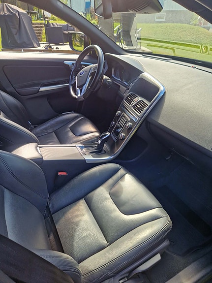 Volvo XC60 5 of 8