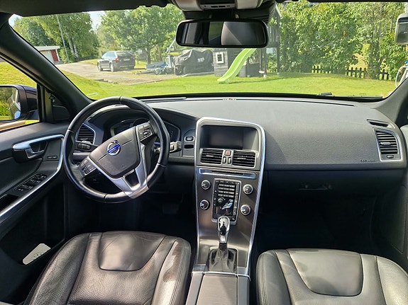 Volvo XC60 8 of 8