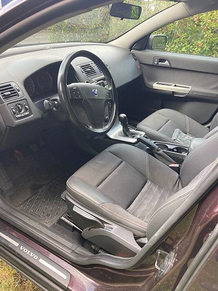 Volvo V50 4 of 5