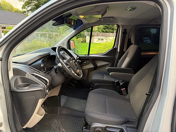 Ford Transit Custom 9 of 11