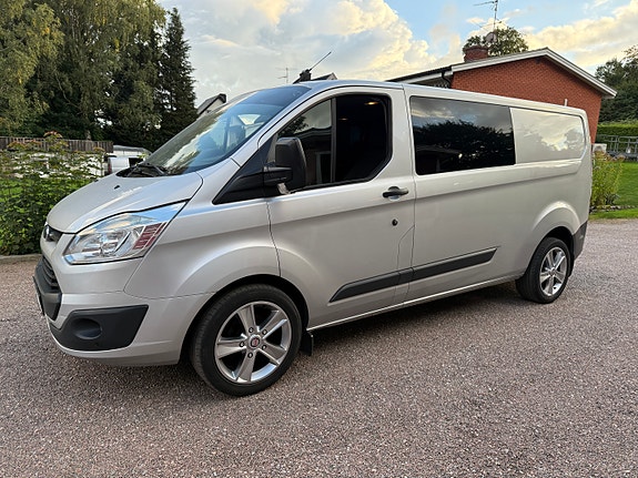 Ford Transit Custom 2 of 11