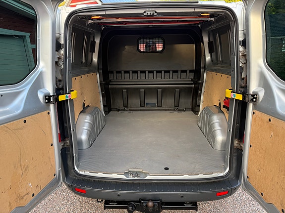 Ford Transit Custom 7 of 11
