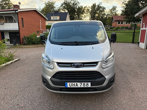 Ford Transit Custom 3 of 11