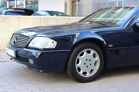 Mercedes-Benz SL500 11 of 30
