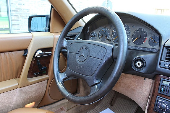 Mercedes-Benz SL500 25 of 30