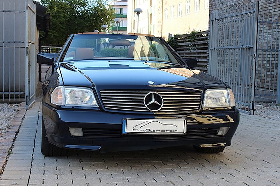 Mercedes-Benz SL500 8 of 30