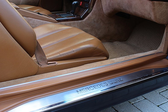 Mercedes-Benz SL500 4 of 30