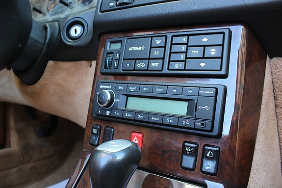 Mercedes-Benz SL500 27 of 30