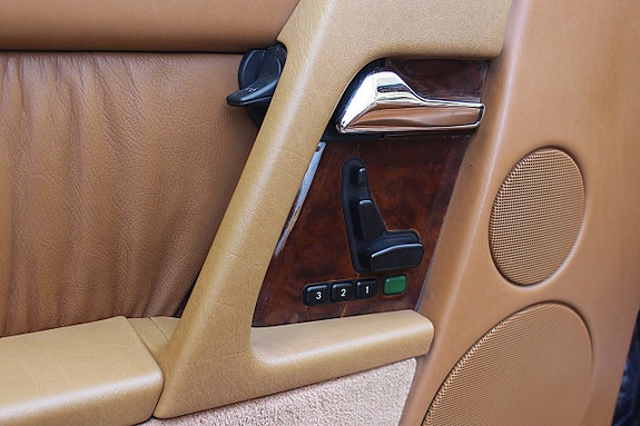 Mercedes-Benz SL500 20 of 30