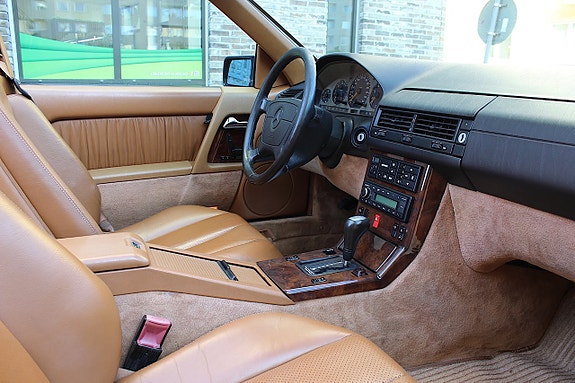 Mercedes-Benz SL500 3 of 30