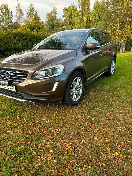 Volvo XC60 3 of 11