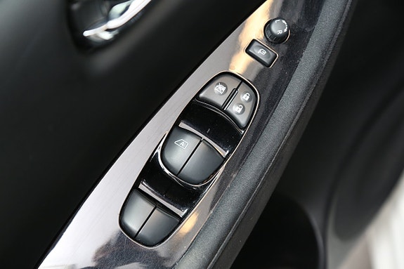 Nissan Leaf 12 of 24