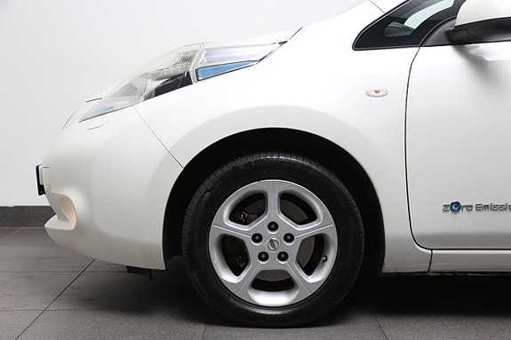 Nissan Leaf 9 of 24