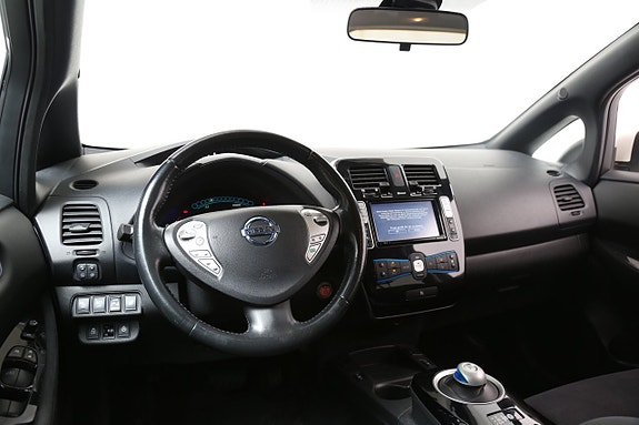 Nissan Leaf 14 of 24