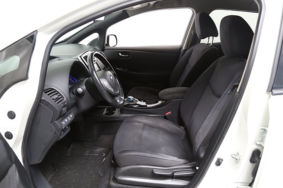 Nissan Leaf 11 of 24